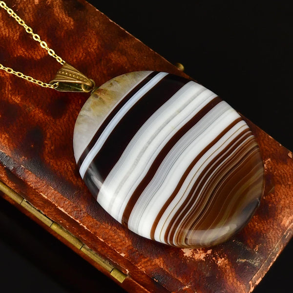 Victorian Large Banded Agate Pendant Necklace