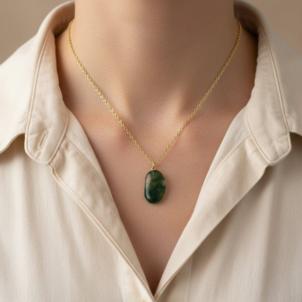Vintage 9K Gold Moss Agate Lucky Bean Necklace