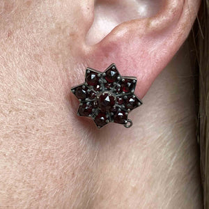Vintage Single Flower Garnet Stud Earring - Boylerpf