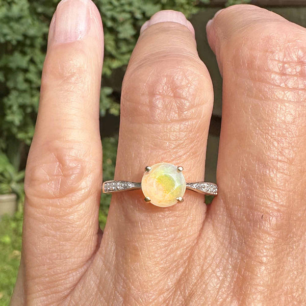 Vintage Diamond Solitaire Jelly Opal Ring in Gold - Boylerpf