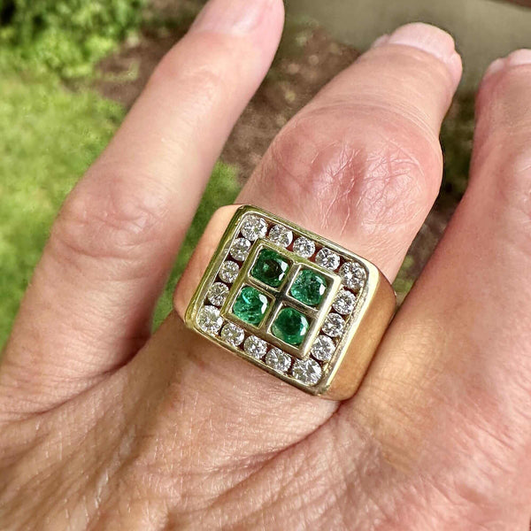 Exquisite Emerald Diamond Halo Cluster Signet Ring in 14K Gold - Boylerpf