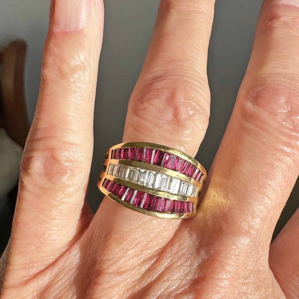 Impressive 18K Gold Baguette Diamond & Ruby Ring Band - Boylerpf