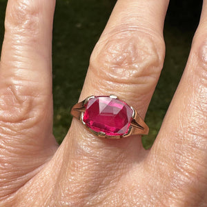 Vintage Art Deco Fancy Cut Ruby Signet Ring in Gold - Boylerpf