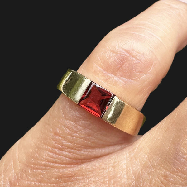 Vintage 14K Gold Smooth Top Red Tourmaline Ring Band - Boylerpf