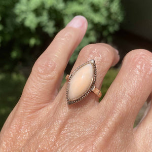 Vintage Salmon Coral Navette Ring in 18K Gold - Boylerpf