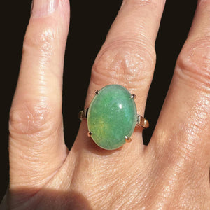 Vintage 14K Gold Oval Apple Green Chrysoprase Cabochon Ring - Boylerpf