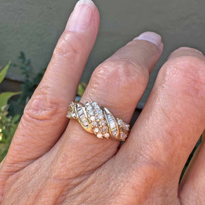 Vintage Love Knot Baguette Diamond Cluster Ring in Gold - Boylerpf