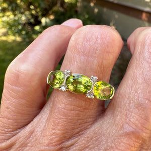Vintage 10K Gold Three Stone Peridot Diamond Ring Band - Boylerpf