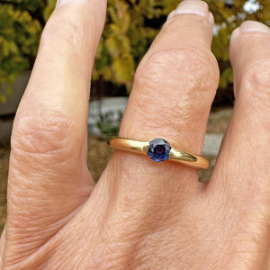 Vintage 18K Gold Donut Band Sapphire Ring - Boylerpf