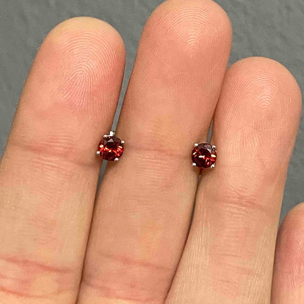 Vintage 14K White Gold Garnet Stud Earrings - Boylerpf