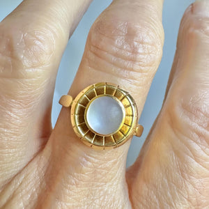 Vintage 18K Gold Target Moonstone Cabochon Ring - Boylerpf