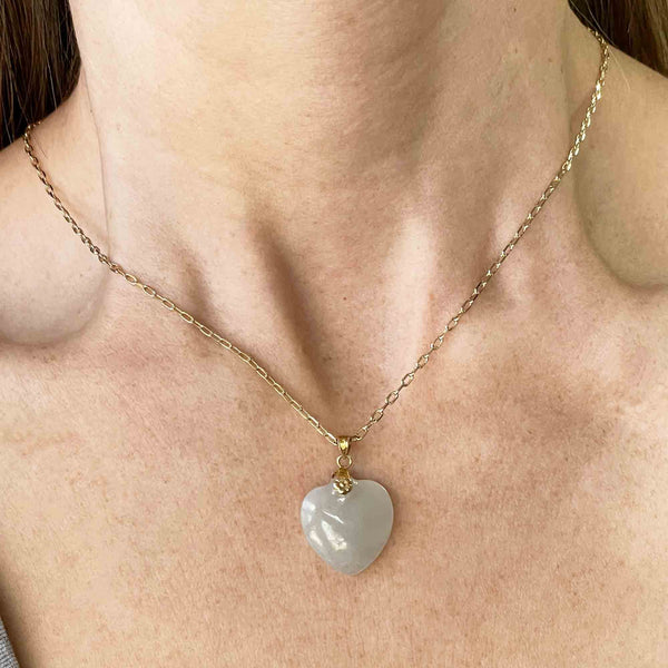14K Gold Floral Carved Jade Heart Pendant Necklace - Boylerpf