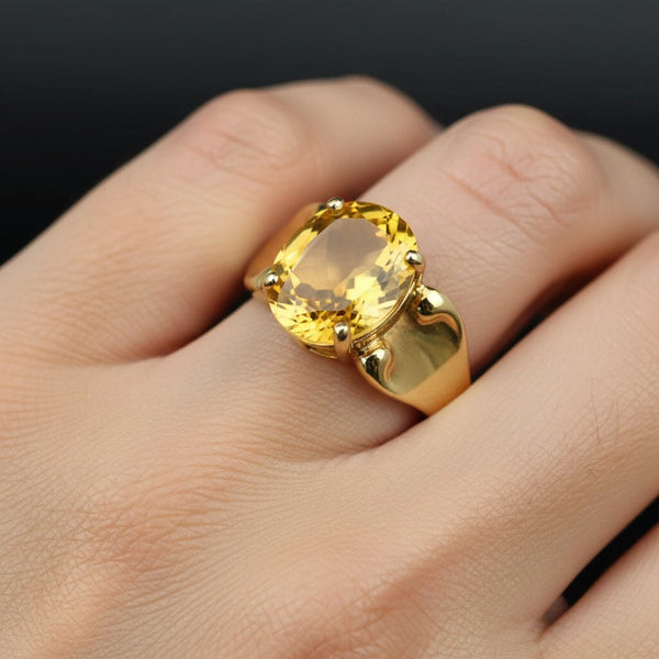 Vintage Flared Shoulder 3.75 ctw Yellow Citrine Ring in 10K Gold