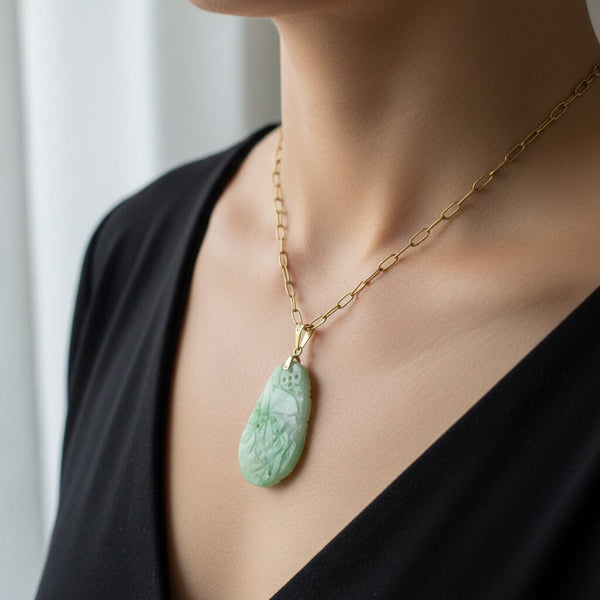 Vintage 14K Gold Butterfly Moss in Snow Jade Pendant Necklace - Boylerpf