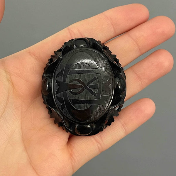 Antique Carved Whitby Jet Brooch, In Memory Of - Boylerpf