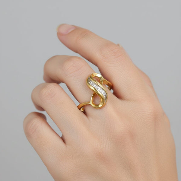 Vintage 14K Gold Infinity Baguette Diamond Ring
