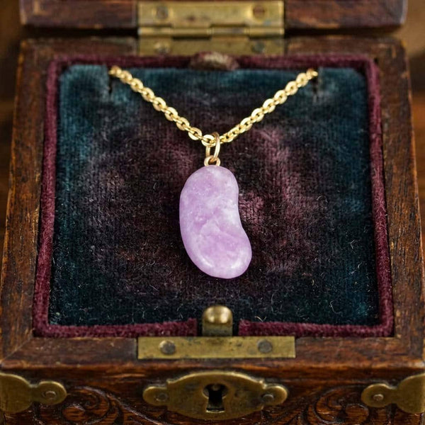 Vintage 9K Gold Lavender Jade Bean Necklace