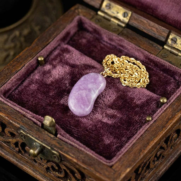 Vintage 9K Gold Lavender Jade Bean Necklace
