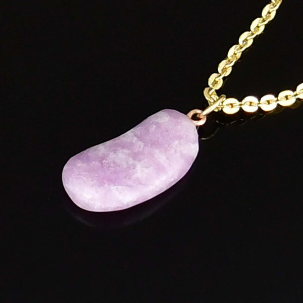 Vintage 9K Gold Lavender Jade Bean Necklace