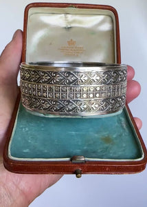 Antique Victorian Sterling Silver Engraved Bangle, 1885 - Boylerpf