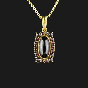 Vintage Oval Garnet Cabochon Halo Pendant Necklace - Boylerpf