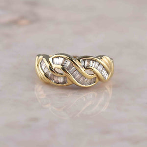 Lover's Knot Infinity Baguette Diamond Ring in Gold - Boylerpf