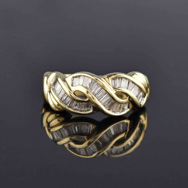 Lover's Knot Infinity Baguette Diamond Ring in Gold - Boylerpf