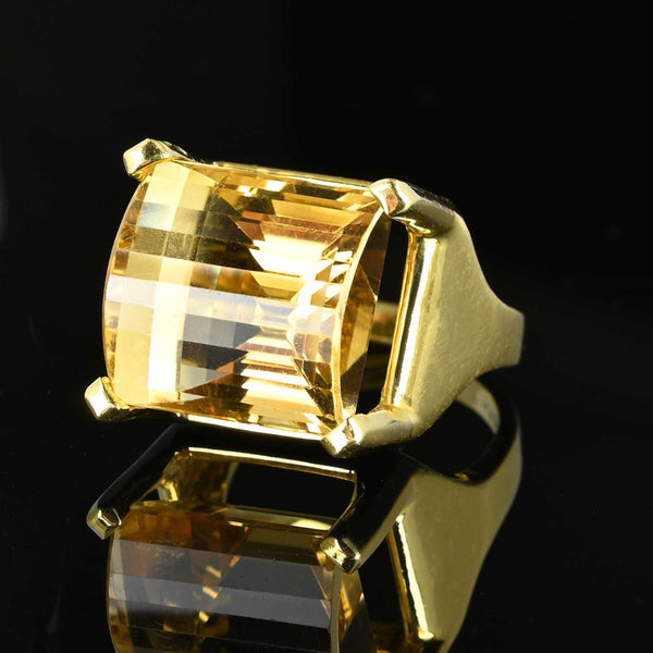 Impressive Fancy Cut Citrine Ring in 18K Gold - Boylerpf