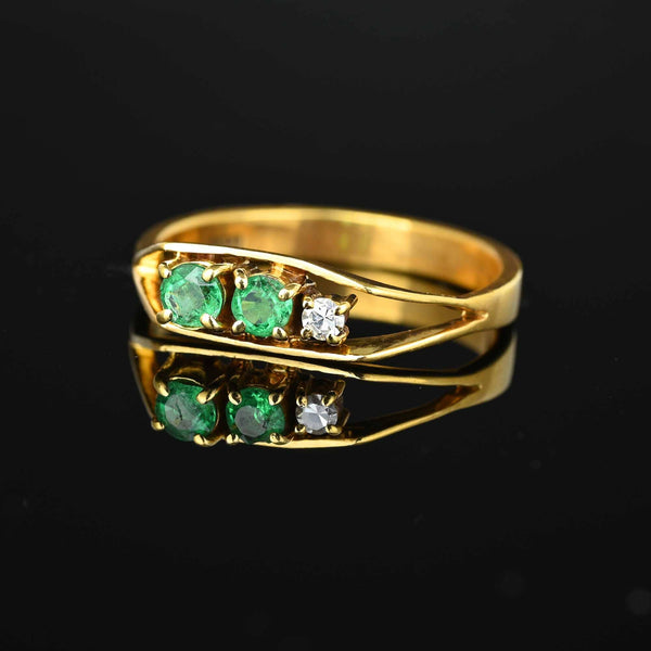 Vintage 18K Gold Three Stone Diamond Emerald Ring Band - Boylerpf