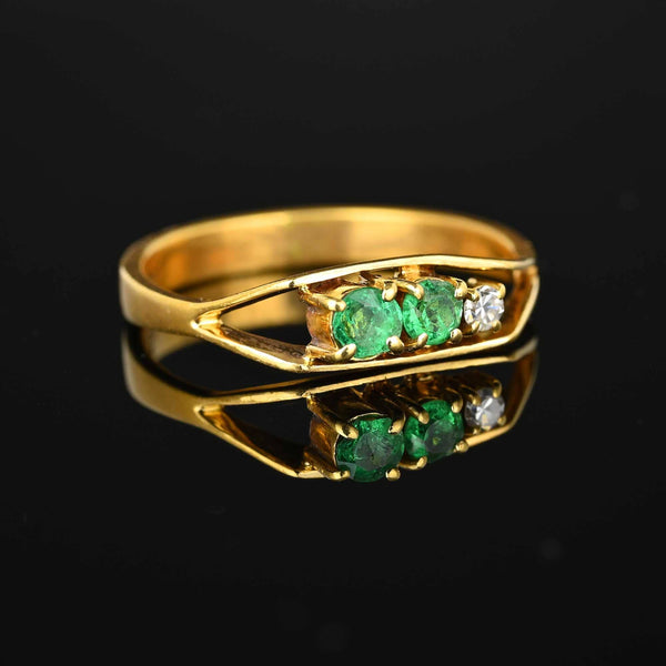 Vintage 18K Gold Three Stone Diamond Emerald Ring Band - Boylerpf