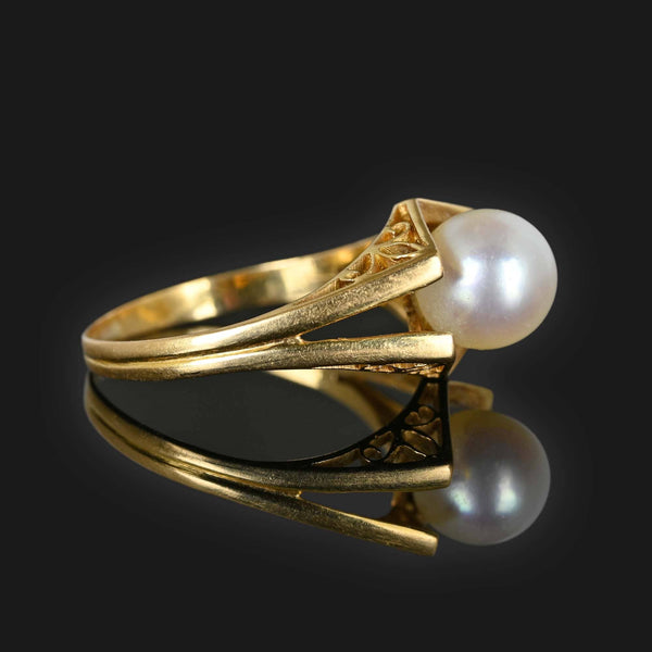 Fleur De Lis Filigree Pearl Ring in 18K Gold - Boylerpf