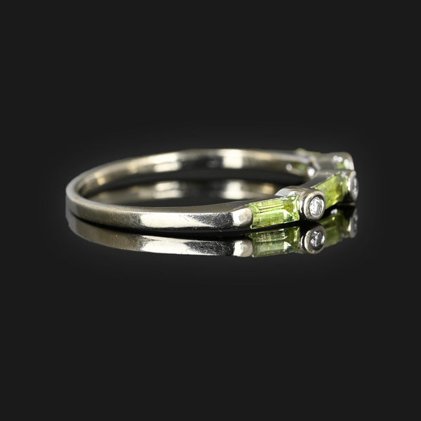 Modern Peridot Baguette Diamond Band Ring - Boylerpf