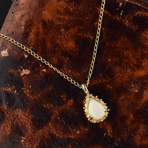 9ct Yellow Gold Vintage Doublet Opal Pendant - Chilton's Antiques