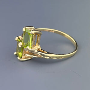 Vintage 10K Gold Peridot Bypass Ring, Sz 7 3/4 - Boylerpf