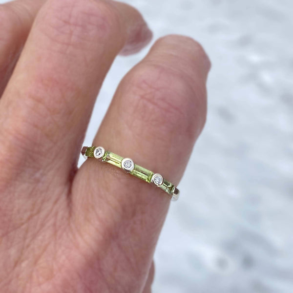 Modern Peridot Baguette Diamond Band Ring - Boylerpf