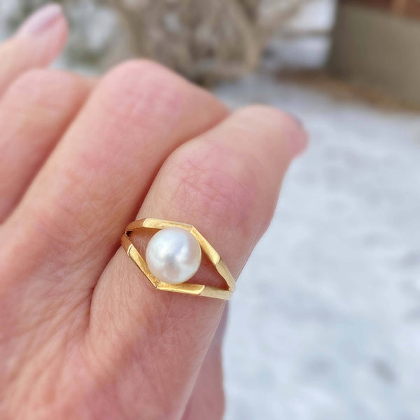 Simple deals pearl ring