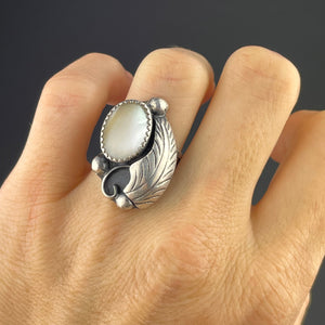 Vintage Silver Feather Mother of Pearl Statement Ring - Boylerpf