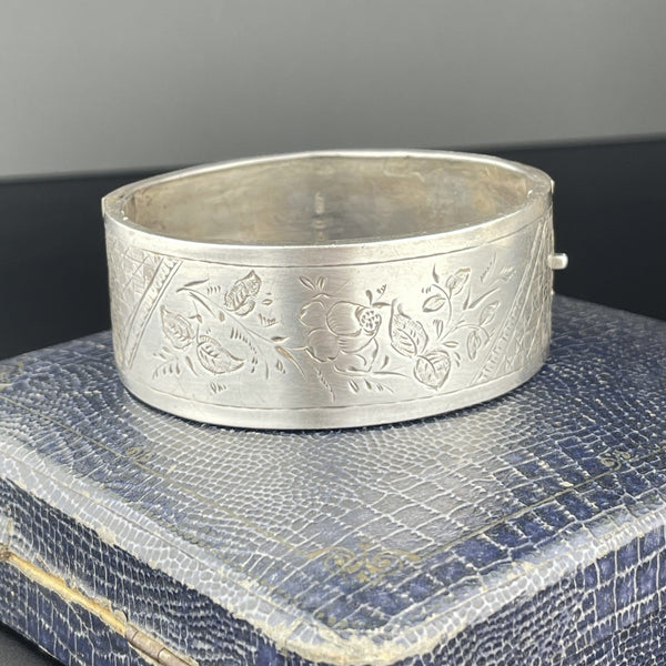 Victorian Floral Engraved Silver Bangle Cuff Bracelet - Boylerpf