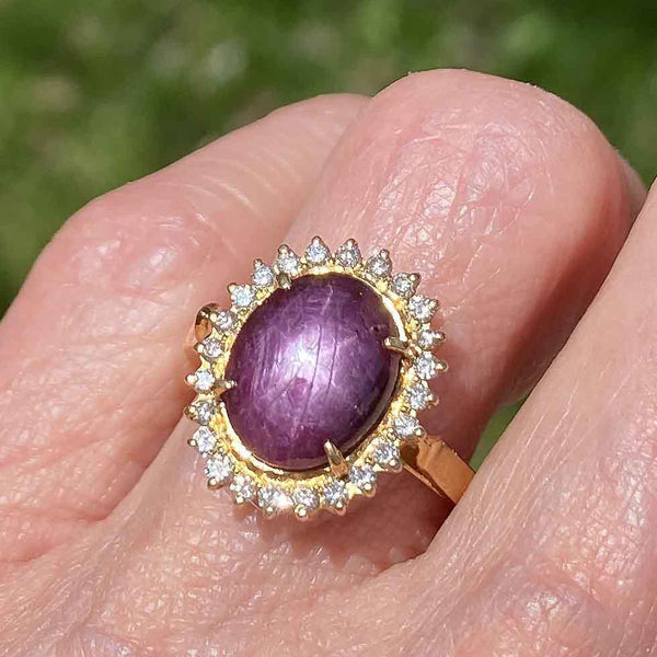 Ruby Star Sapphire Diamond Halo Ring in 18K Gold - Boylerpf